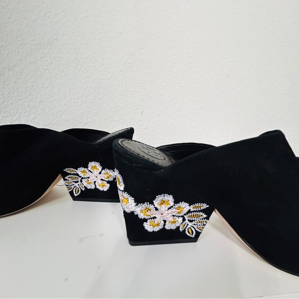 Tory Burch Floral Embroidered Block Heel Slide Sandals In Black 5.5 - Picture 13 of 14